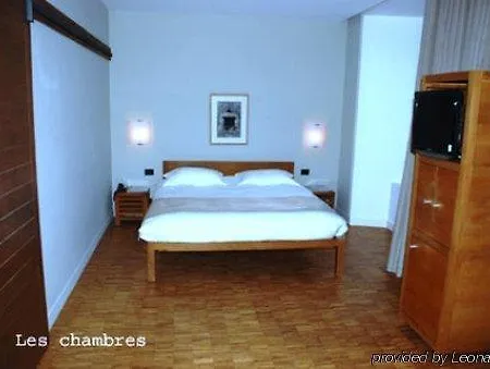 Отель Domaine De Barres 3*